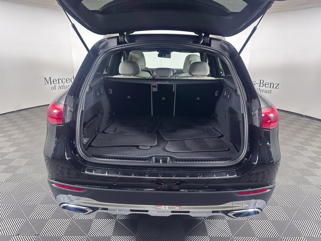 2026 Obsidian Black Metallic Mercedes-Benz GLC GLC 300 AWD SUV