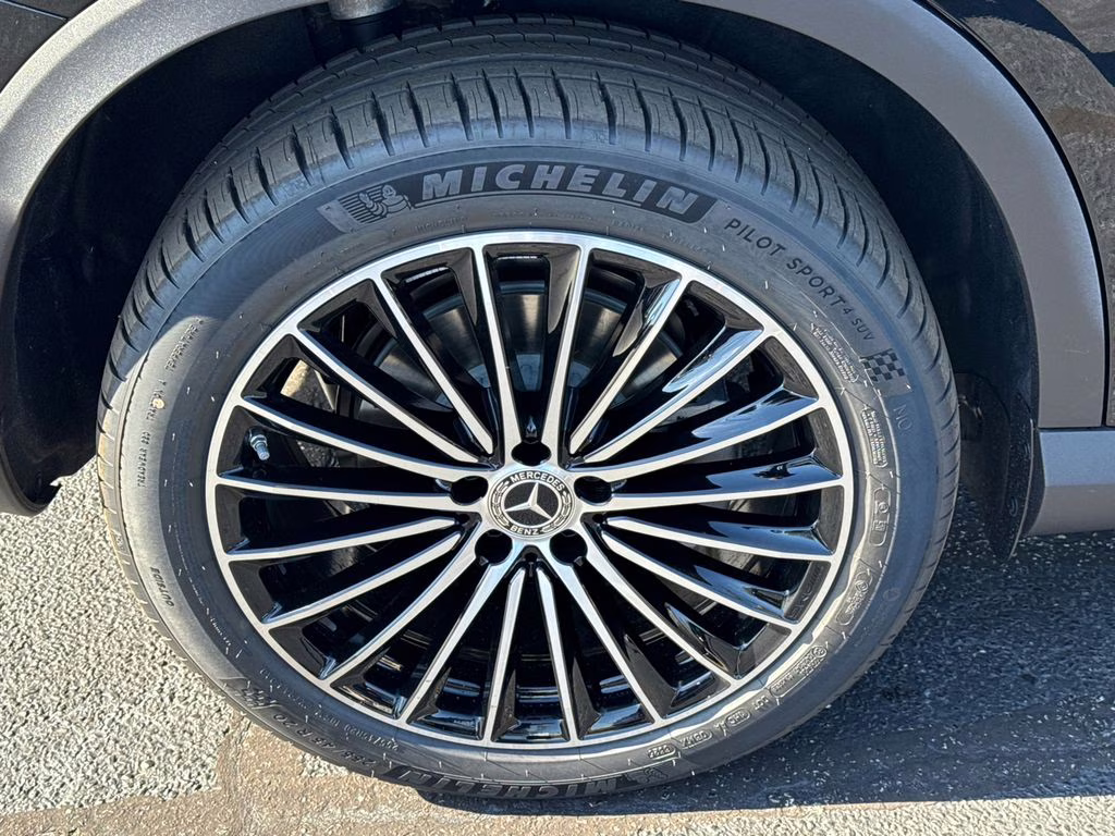 2026 101/040black Mercedes-Benz GLC GLC 300 AWD SUV