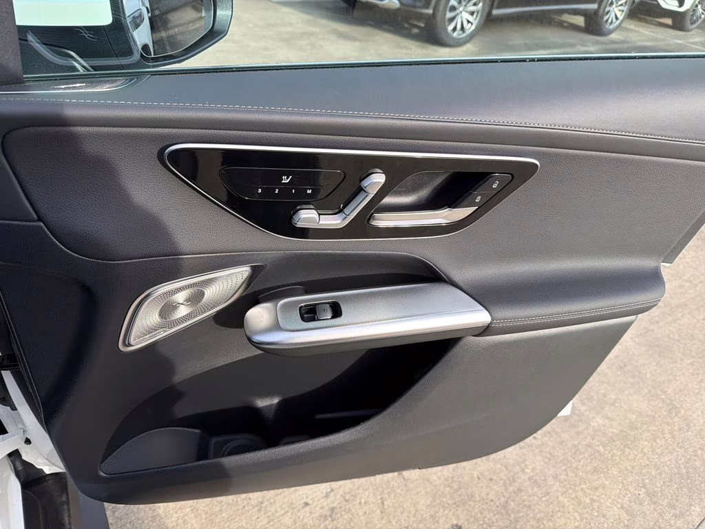 2026 Polar White Mercedes-Benz GLC GLC 300 AWD SUV