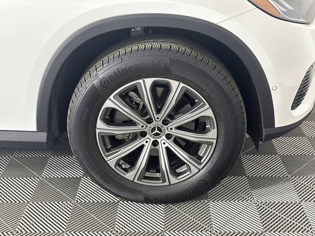 2026 Polar White Mercedes-Benz GLC GLC 300 AWD SUV