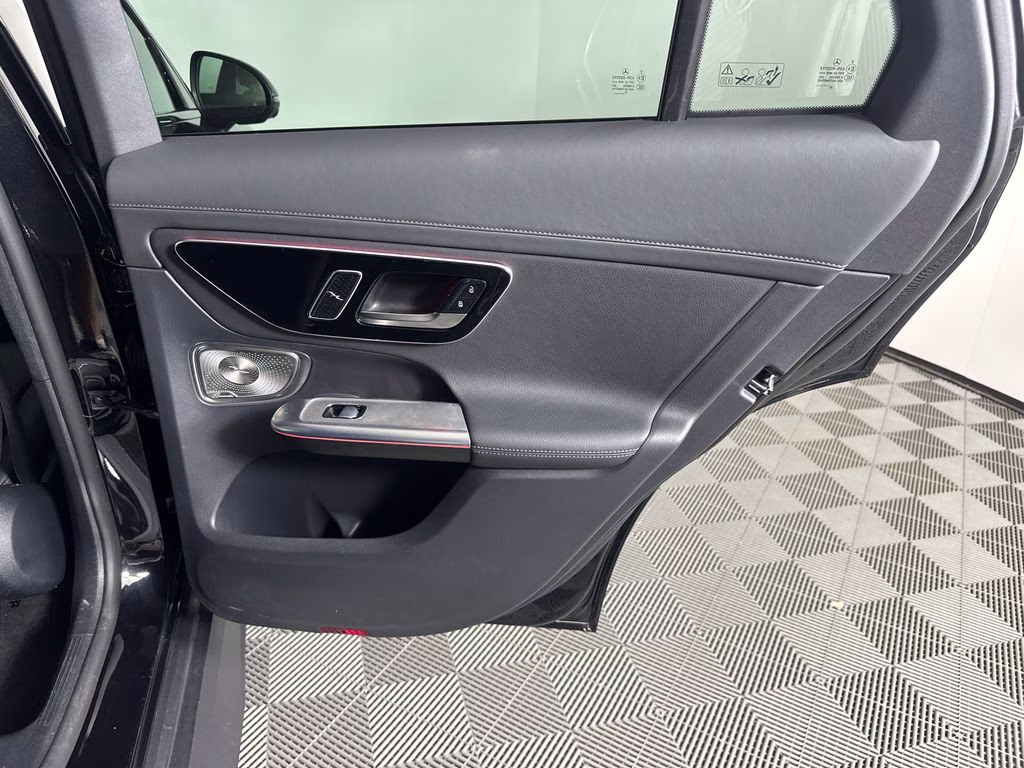2026 Obsidian Black Metallic Mercedes-Benz GLC GLC 300 AWD SUV