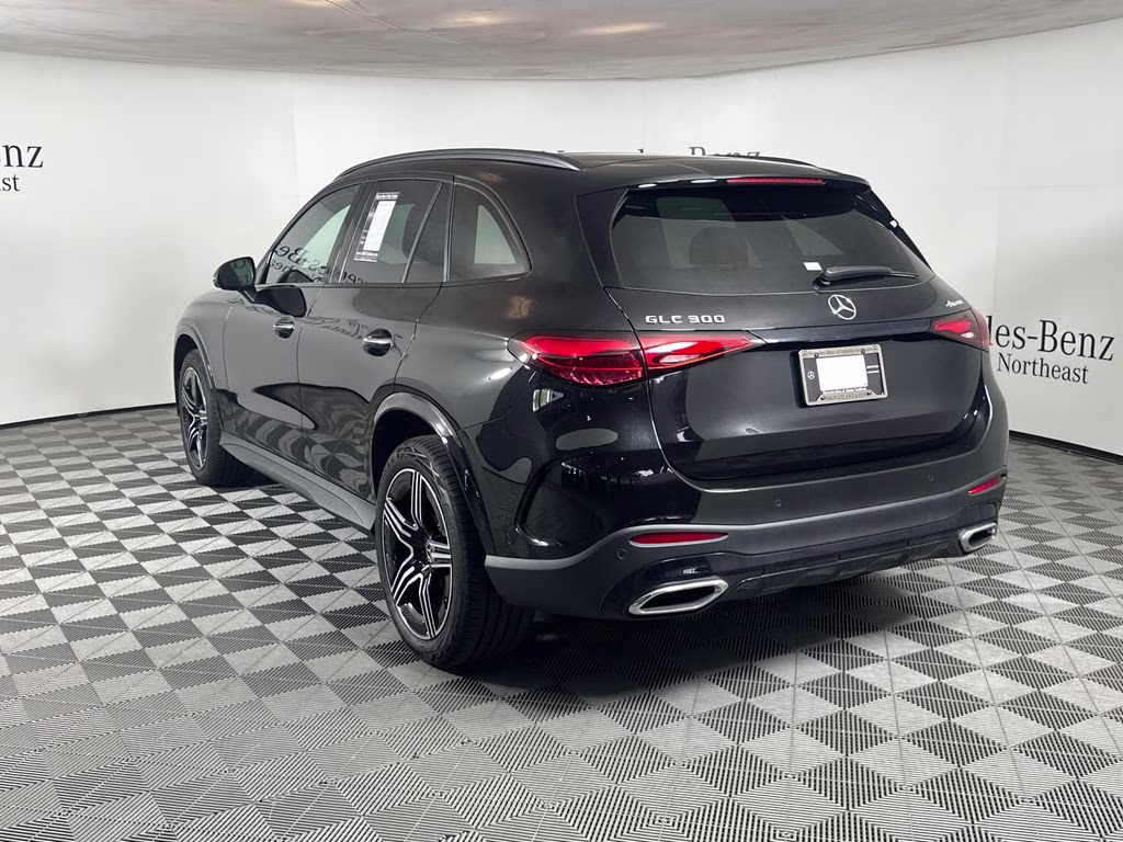 2026 Obsidian Black Metallic Mercedes-Benz GLC GLC 300 AWD SUV