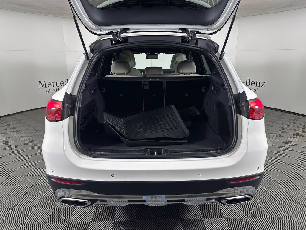 2026 Polar White Mercedes-Benz GLC GLC 300 AWD SUV