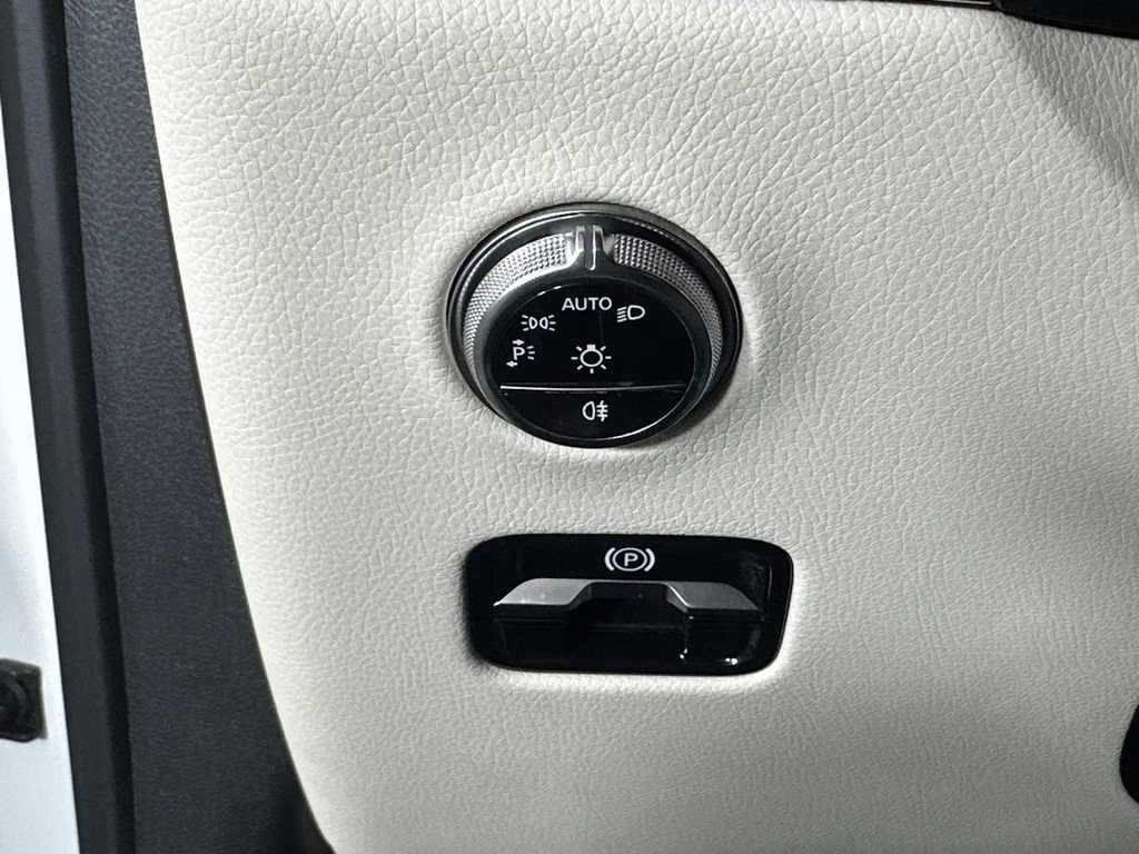 2026 Polar White Mercedes-Benz GLC GLC 300 AWD SUV