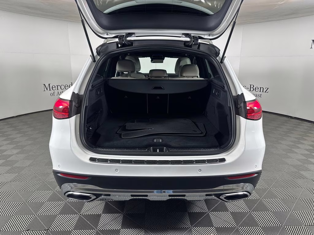2026 Polar White Mercedes-Benz GLC GLC 350e AWD SUV