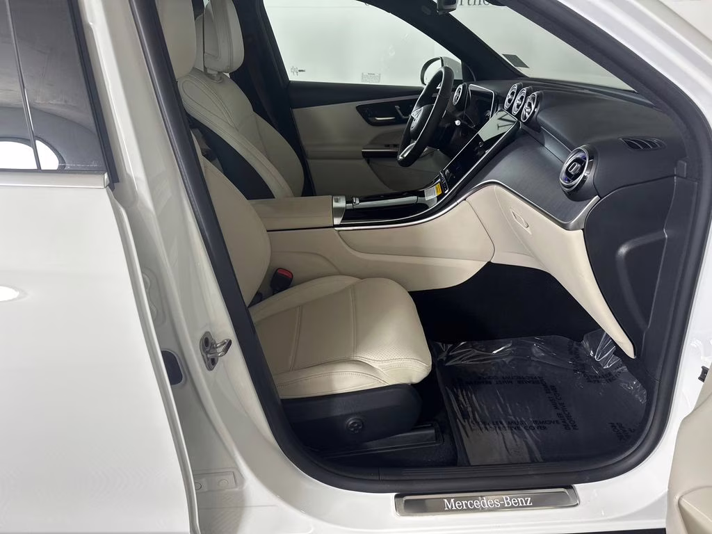2026 Polar White Mercedes-Benz GLC GLC 350e AWD SUV