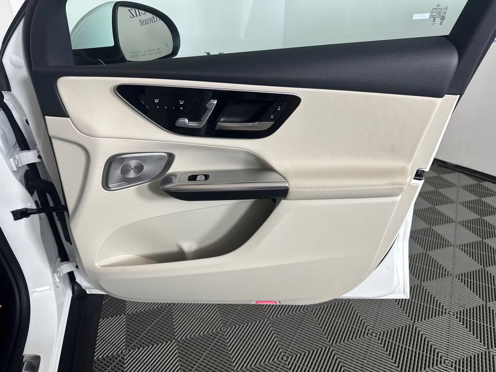 2026 Polar White Mercedes-Benz GLC GLC 350e AWD SUV