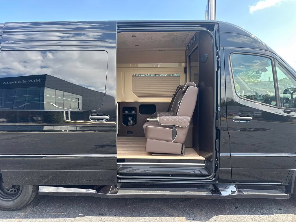 2025 Obsidian Mercedes-Benz Sprinter 3500 Cargo 170 WB RWD Van