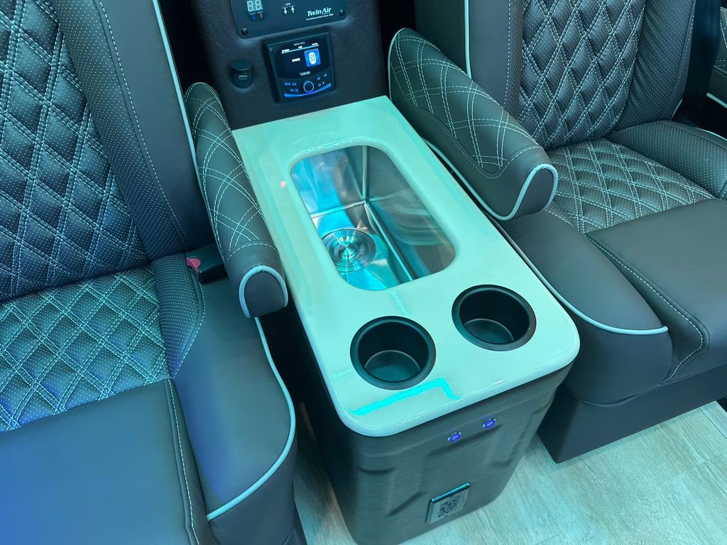 2025 Obsidian Mercedes-Benz Sprinter 3500 Cargo 170 WB RWD Van