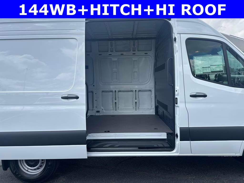 2026 Arctic Mercedes-Benz Sprinter 2500 Cargo 144 WB RWD Van