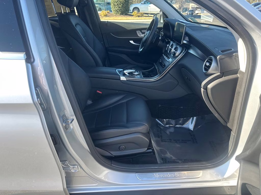 2017 Iridium Silver Metallic Mercedes-Benz GLC GLC 300 Coupe AWD SUV