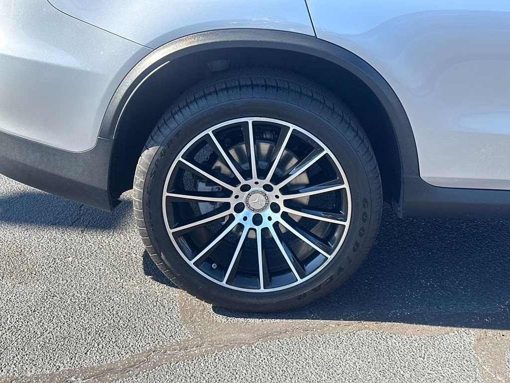 2017 Iridium Silver Metallic Mercedes-Benz GLC GLC 300 Coupe AWD SUV