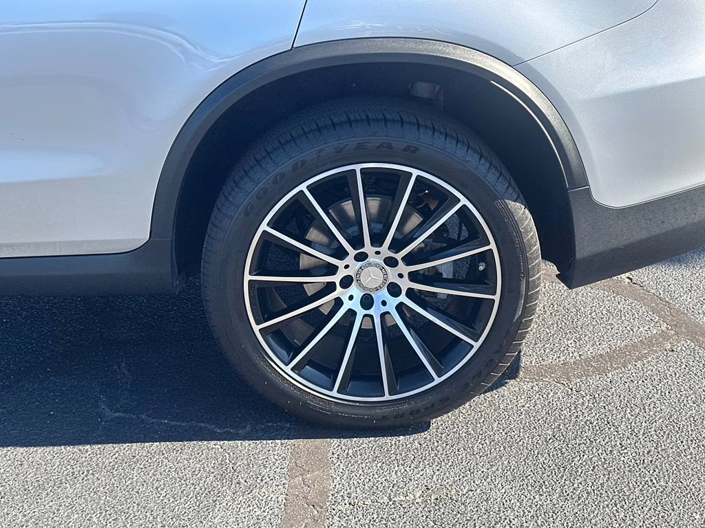 2017 Iridium Silver Metallic Mercedes-Benz GLC GLC 300 Coupe AWD SUV