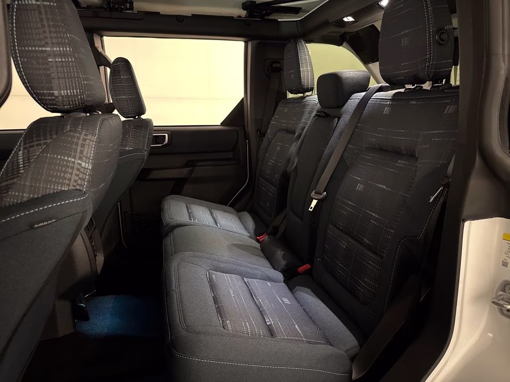 2026 Oxford White Ford Bronco Heritage Edition 4X4 SUV