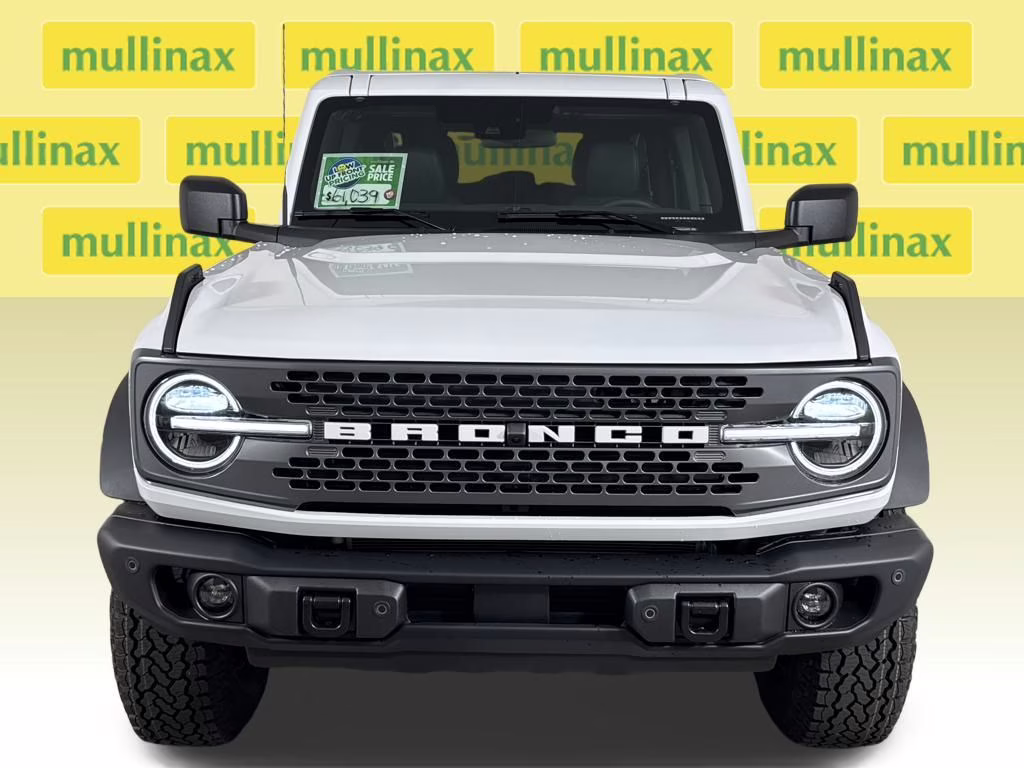 2026 Oxford White Ford Bronco Badlands 4X4 SUV