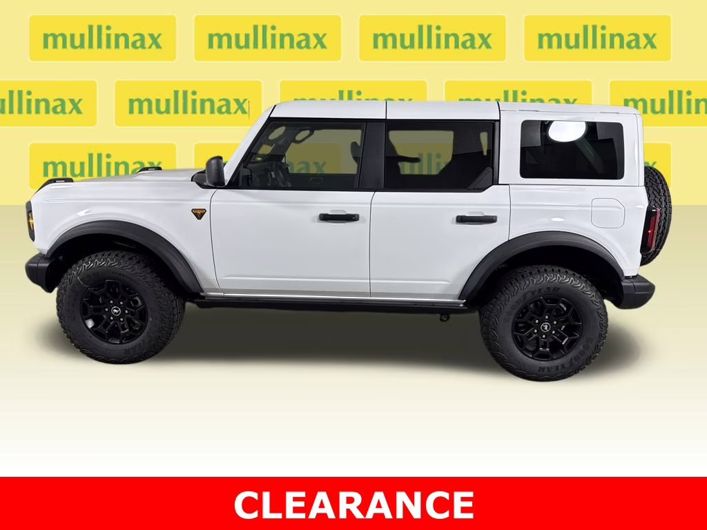 2026 Oxford White Ford Bronco Badlands 4X4 SUV