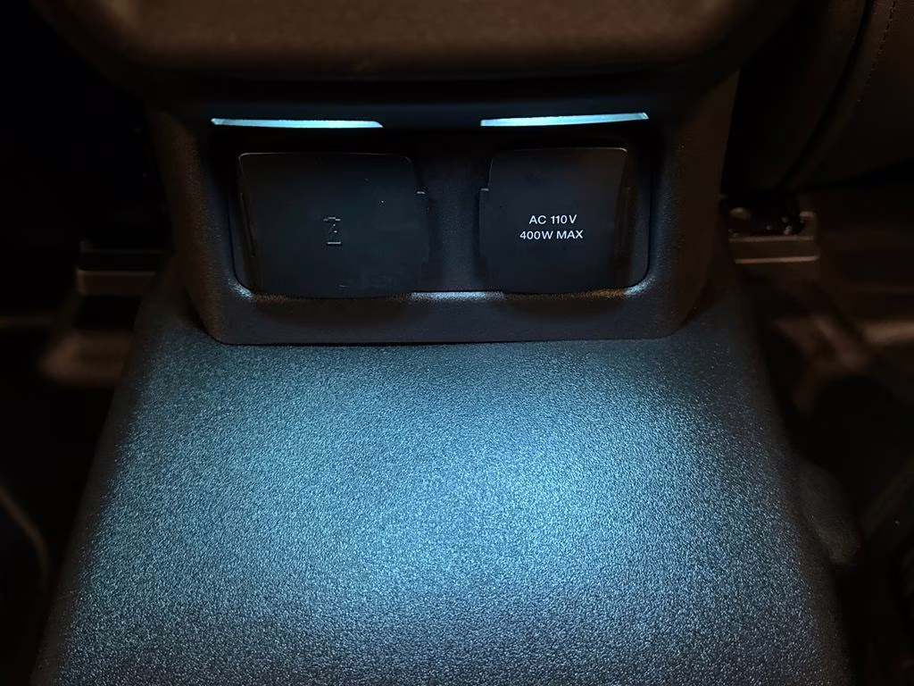 2026 Oxford White Ford Bronco Badlands 4X4 SUV