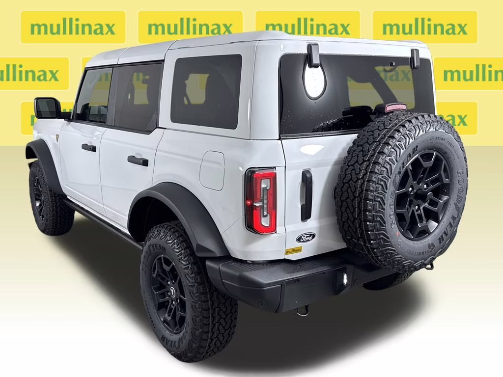 2026 Oxford White Ford Bronco Badlands 4X4 SUV