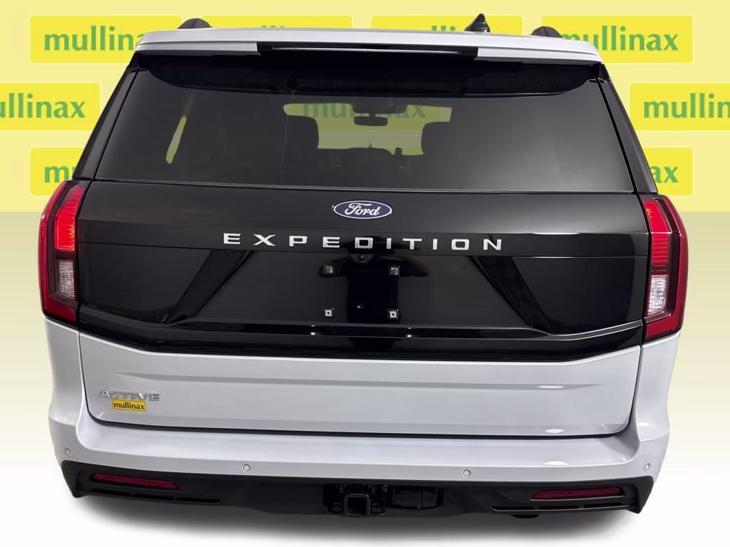 2026 Space Silver Metallic Ford Expedition Active RWD SUV