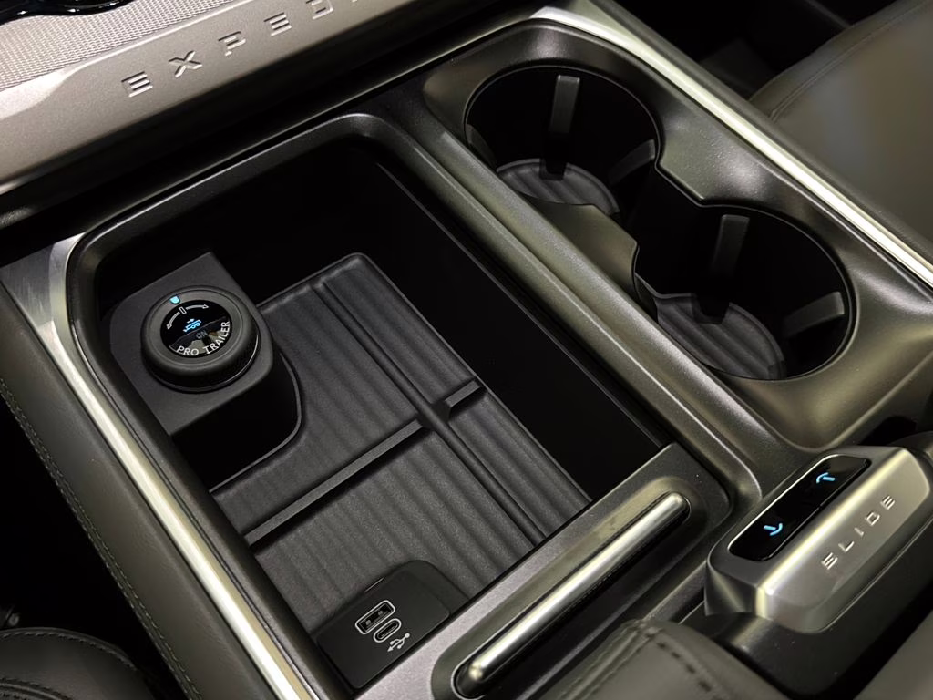 2026 Space Silver Metallic Ford Expedition Active RWD SUV