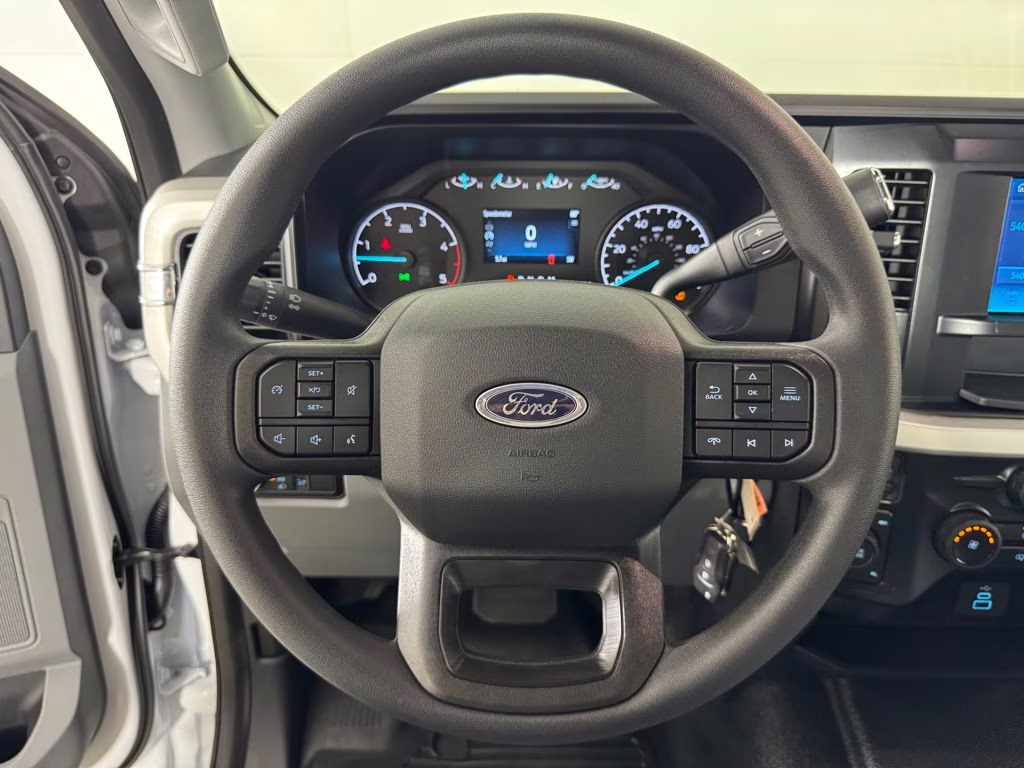 2026 Oxford White Ford Super Duty F-350 SRW XL 4X4 Truck