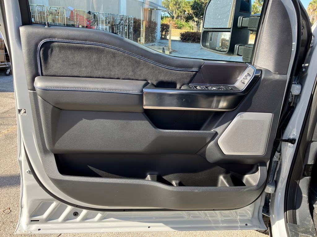 2026 Avalanche Ford Super Duty F-350 SRW Platinum 4X4 Truck