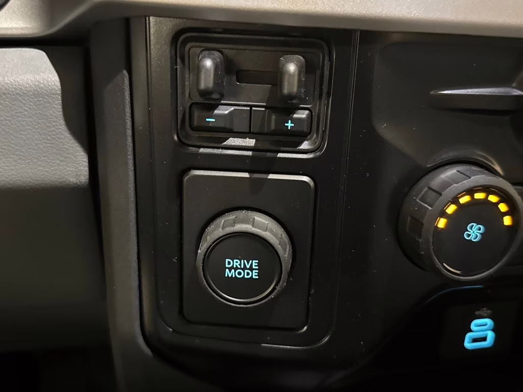 2026 Oxford White Ford Super Duty F-250 SRW XL RWD Truck