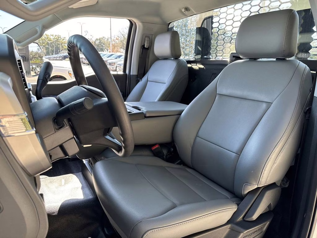 2024 Oxford White Ford Super Duty F-350 DRW XL 4X4 Chassis