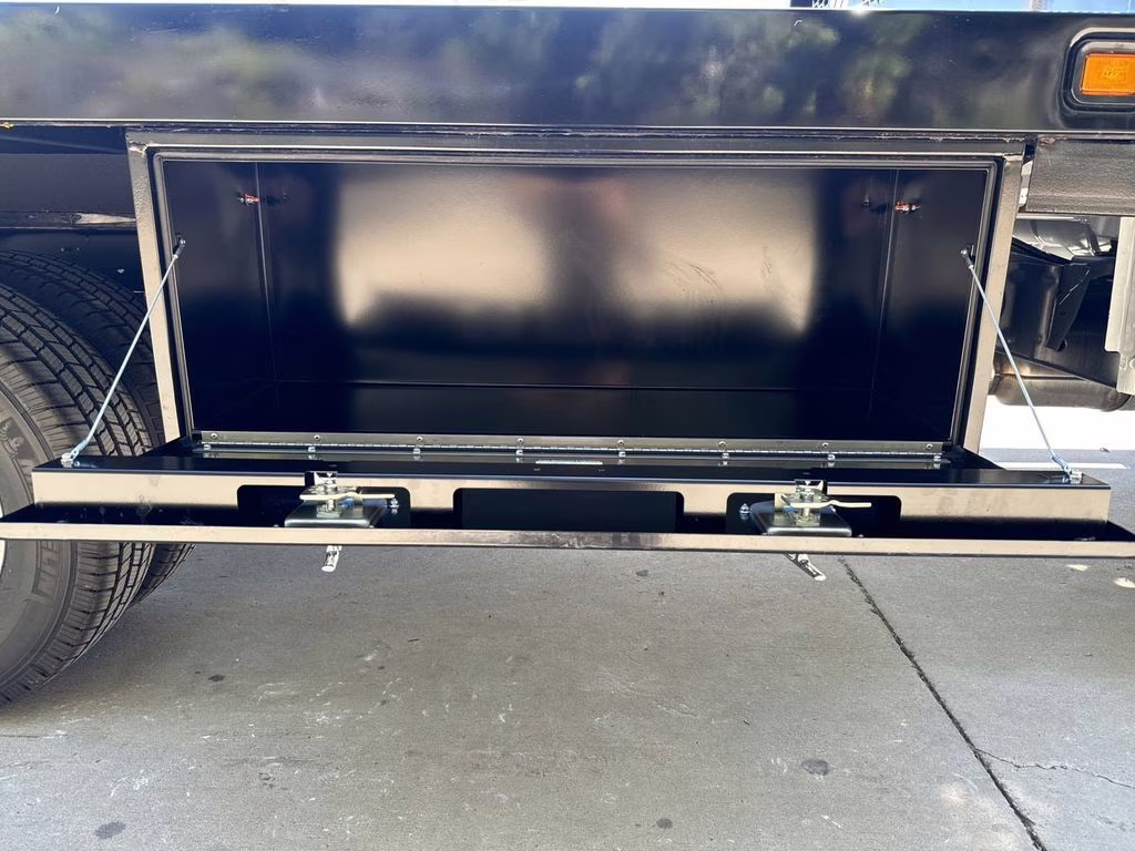 2024 Oxford White Ford Super Duty F-350 DRW XL 4X4 Chassis