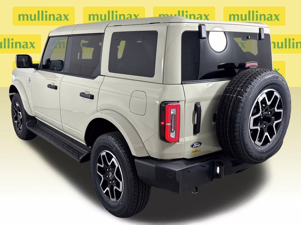 2026 Desert Sand Ford Bronco Outer Banks 4X4 SUV