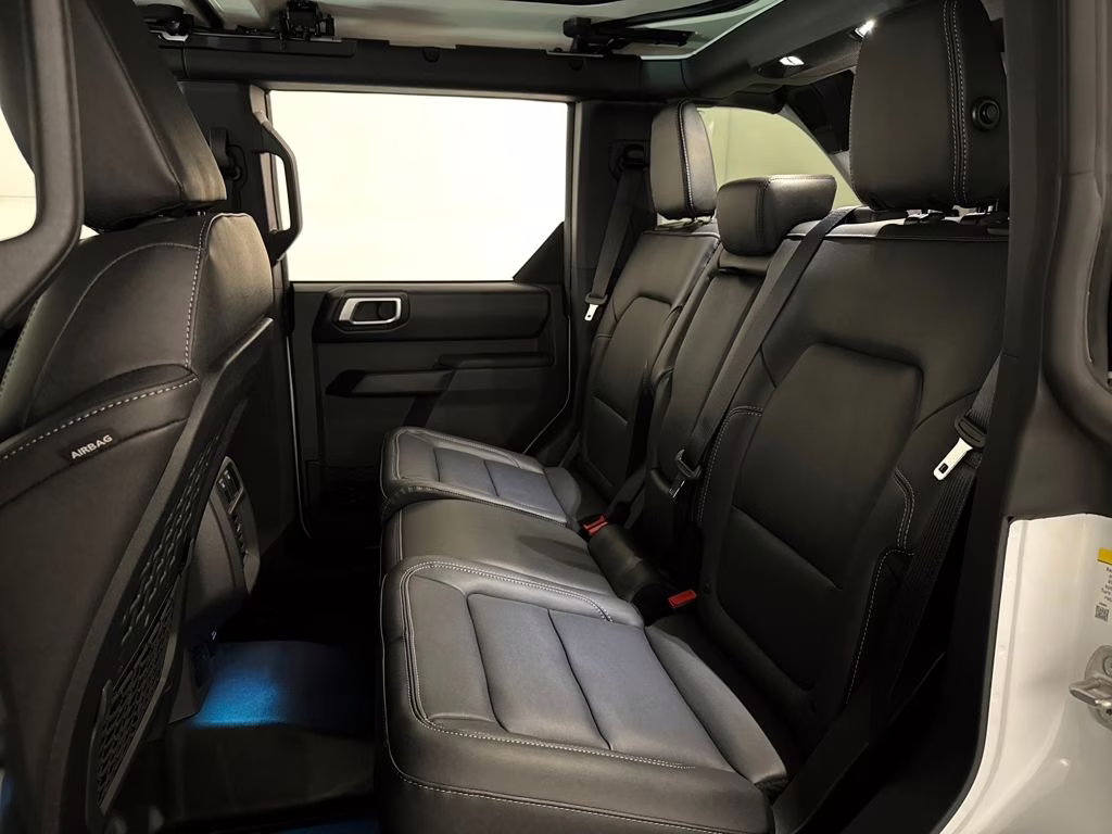 2026 Oxford White Ford Bronco Badlands 4X4 SUV