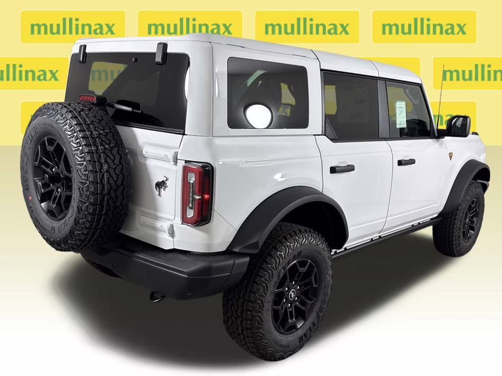 2026 Oxford White Ford Bronco Badlands 4X4 SUV
