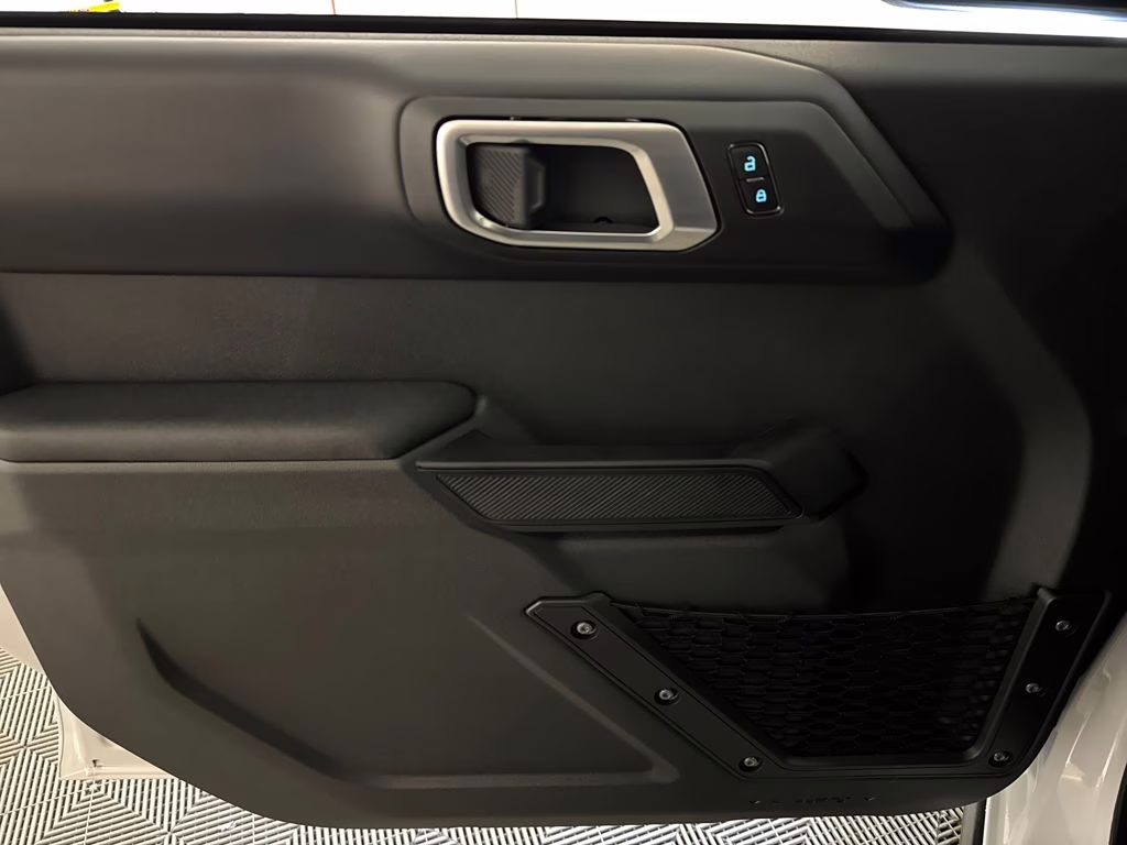 2026 Oxford White Ford Bronco Badlands 4X4 SUV