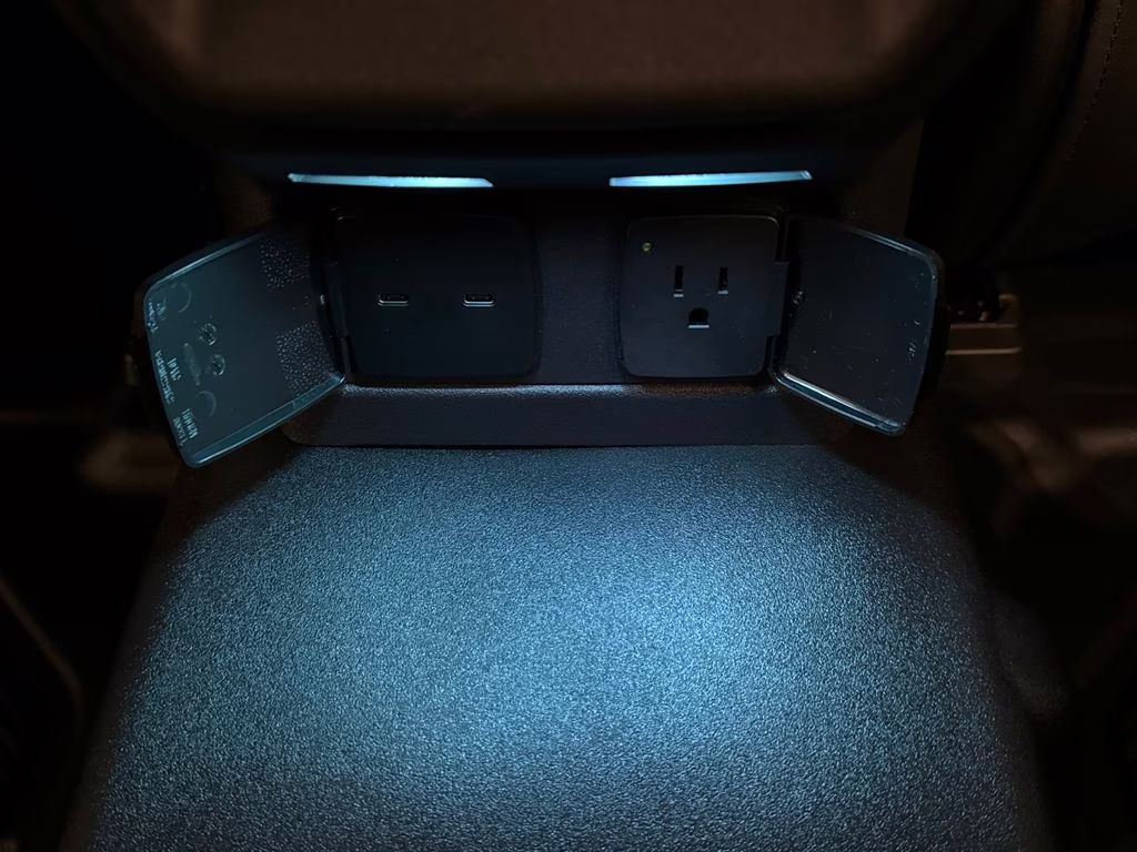 2026 Oxford White Ford Bronco Badlands 4X4 SUV