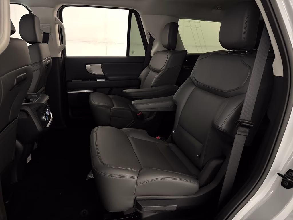 2026 Space Silver Metallic Ford Expedition Active RWD SUV