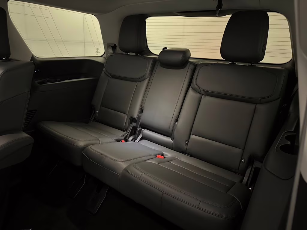 2026 Space Silver Metallic Ford Expedition Active RWD SUV