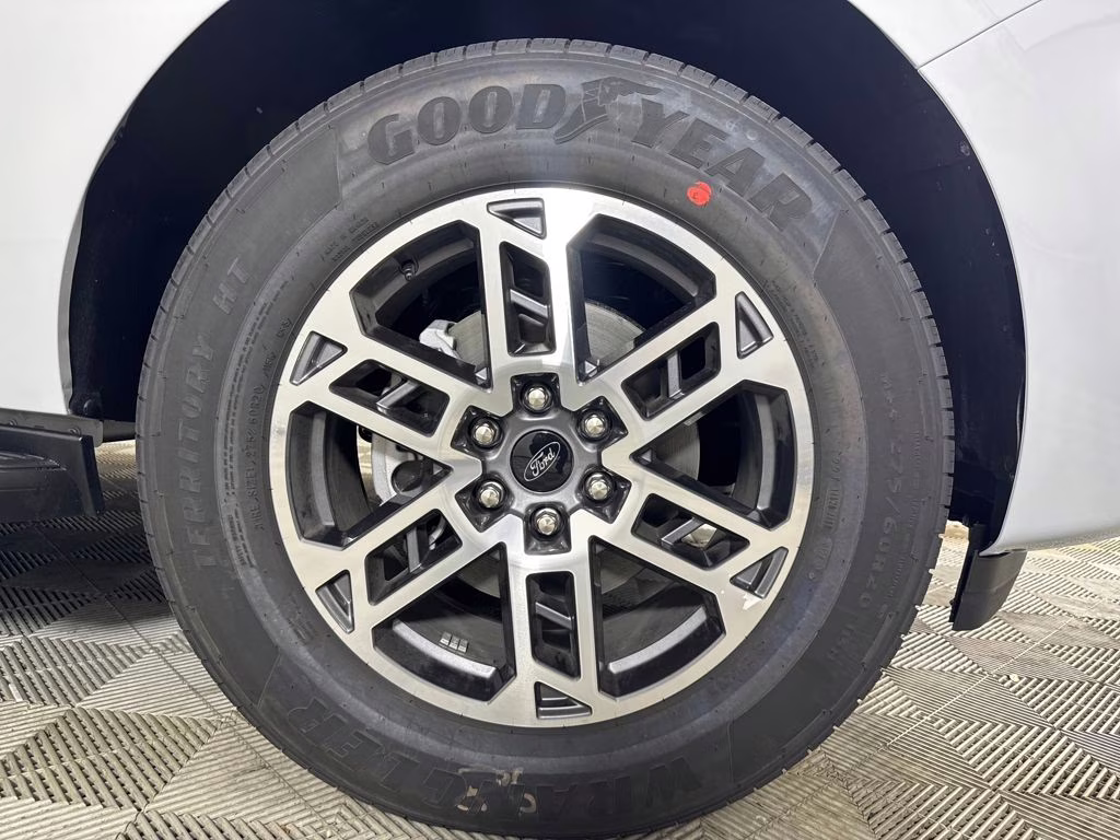 2026 Space Silver Metallic Ford Expedition Active RWD SUV