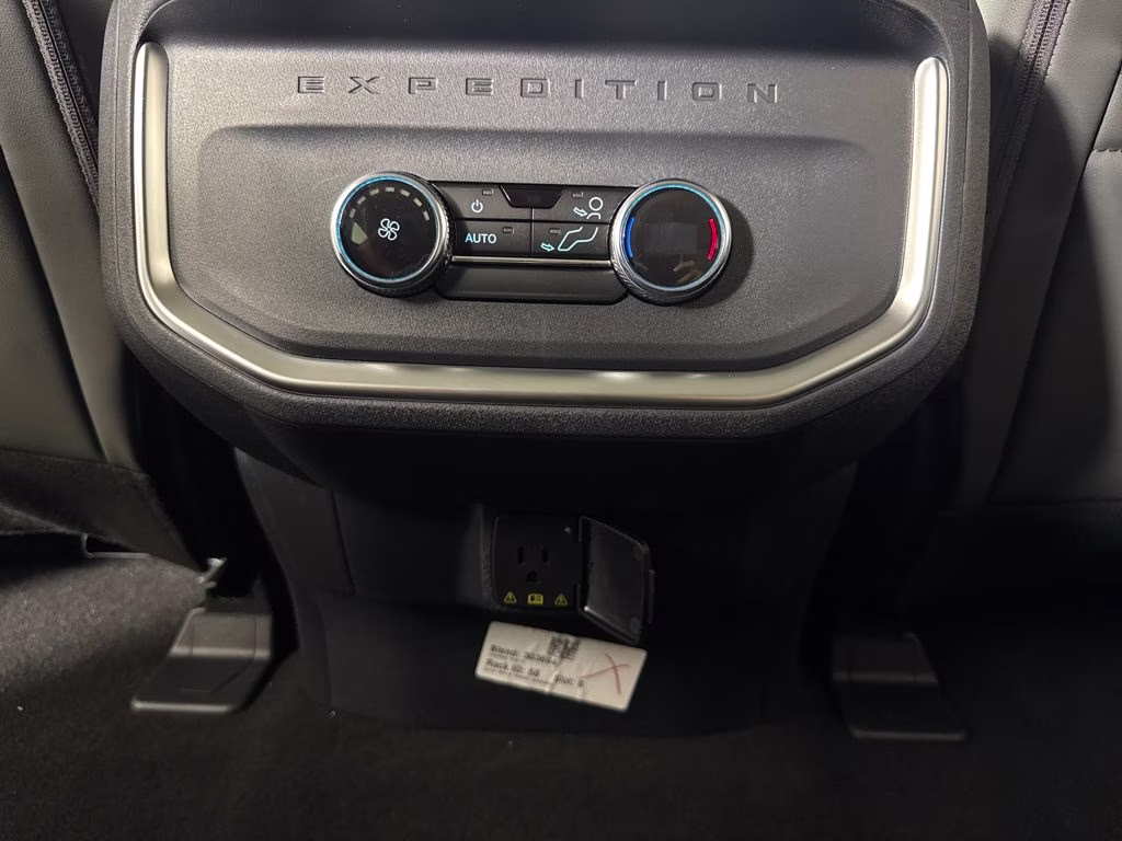 2026 Space Silver Metallic Ford Expedition Active RWD SUV