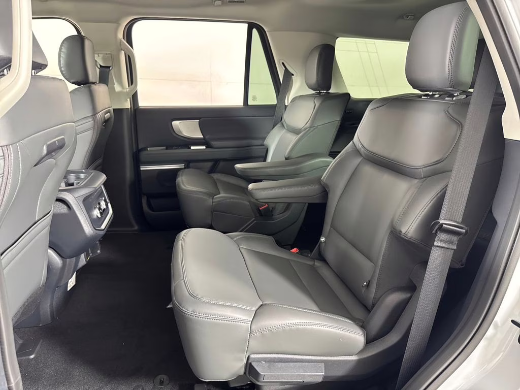 2026 Space Silver Metallic Ford Expedition Active RWD SUV