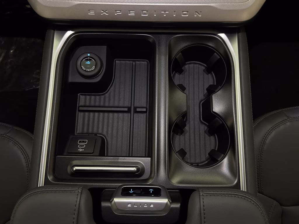 2026 Space Silver Metallic Ford Expedition Active RWD SUV