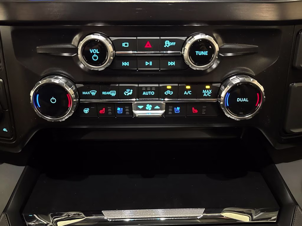 2026 Agate Black Metallic Ford Super Duty F-350 SRW Lariat 4X4 Truck