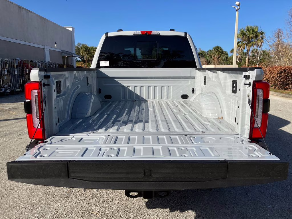 2026 Avalanche Ford Super Duty F-350 SRW Platinum 4X4 Truck