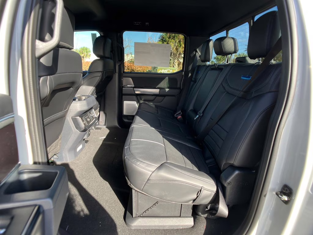 2026 Avalanche Ford Super Duty F-350 SRW Platinum 4X4 Truck