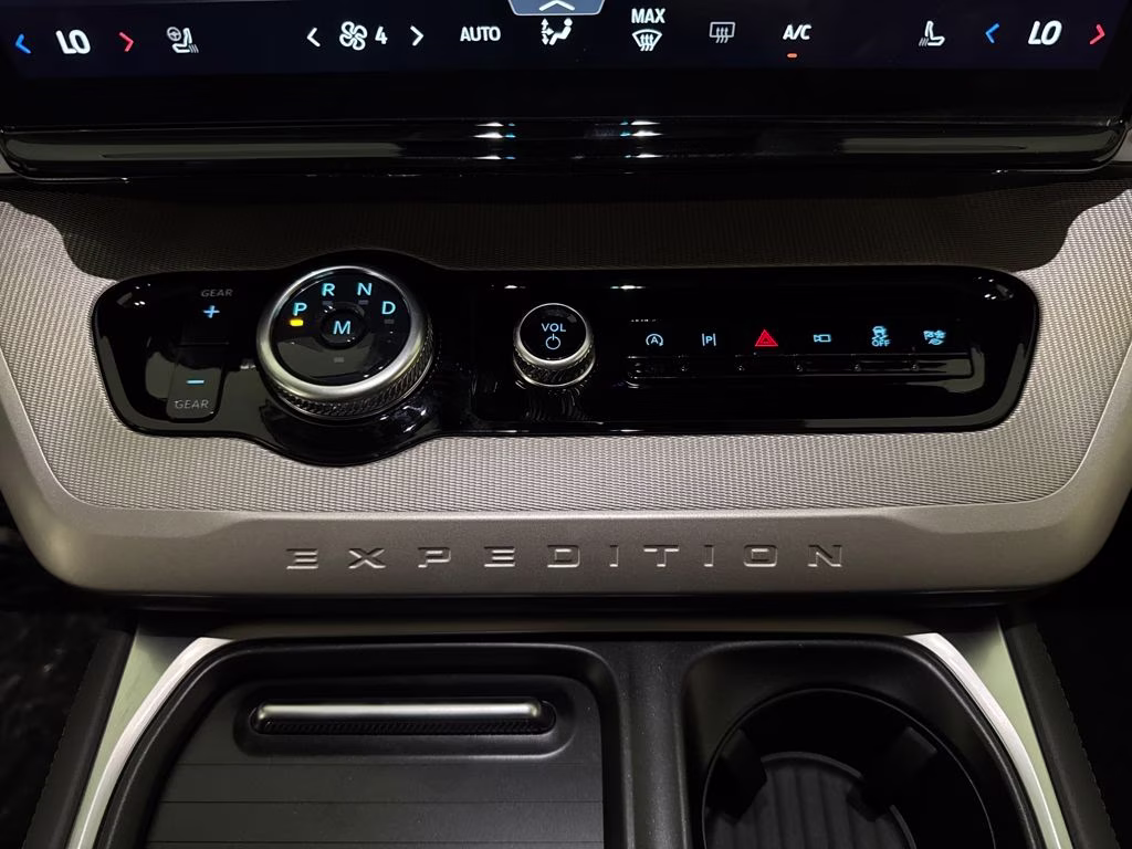 2026 Space Silver Metallic Ford Expedition Active RWD SUV