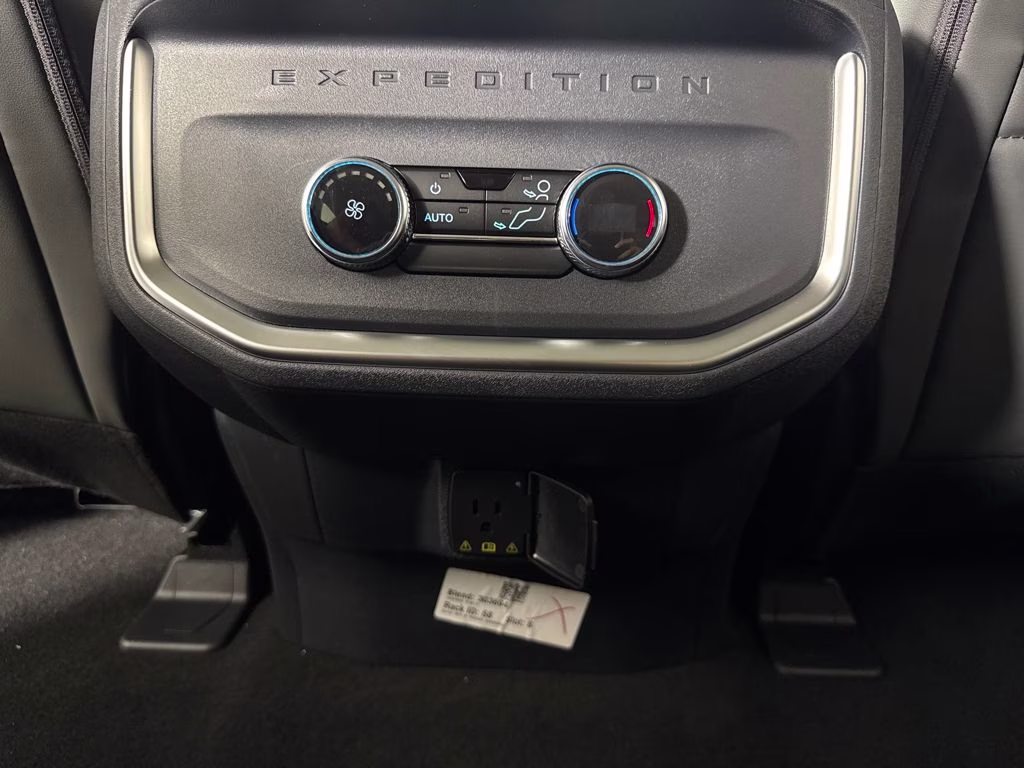 2026 Space Silver Metallic Ford Expedition Active RWD SUV