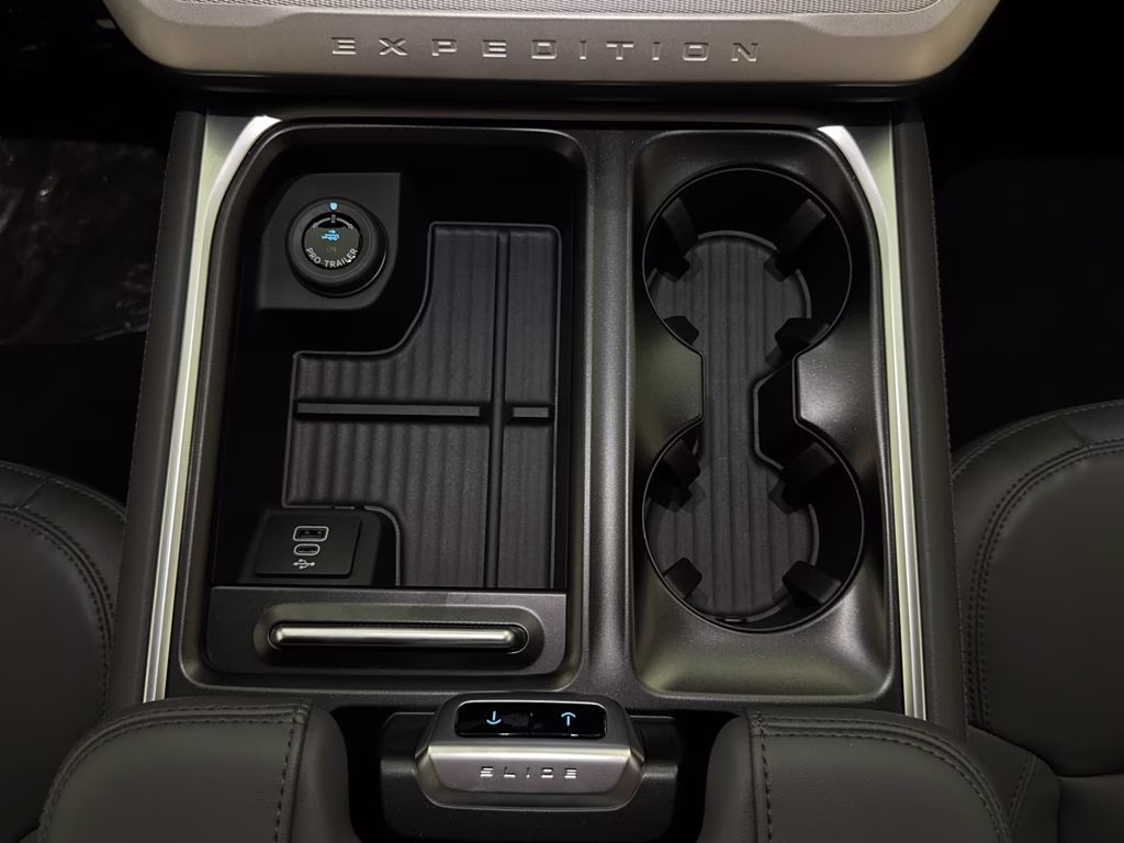 2026 Space Silver Metallic Ford Expedition Active RWD SUV