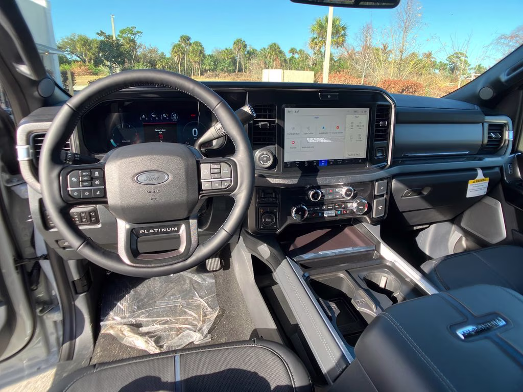 2026 Avalanche Ford Super Duty F-350 SRW Platinum 4X4 Truck