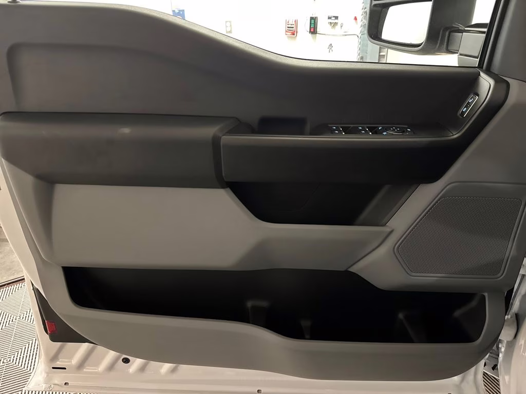 2026 Oxford White Ford Super Duty F-250 SRW XL RWD Truck