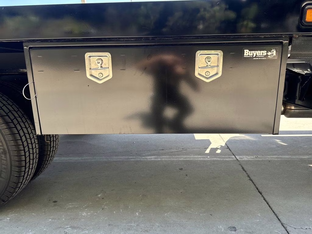 2024 Oxford White Ford Super Duty F-350 DRW XL 4X4 Chassis