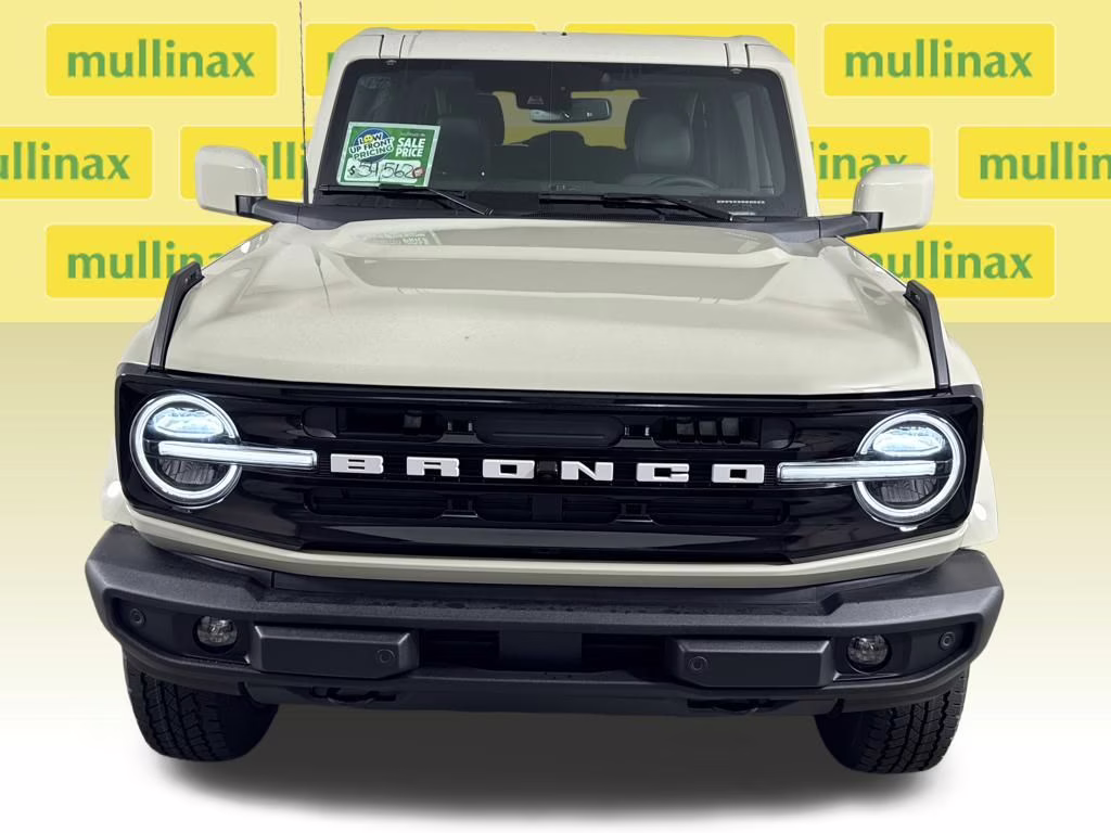 2026 Desert Sand Ford Bronco Outer Banks 4X4 SUV